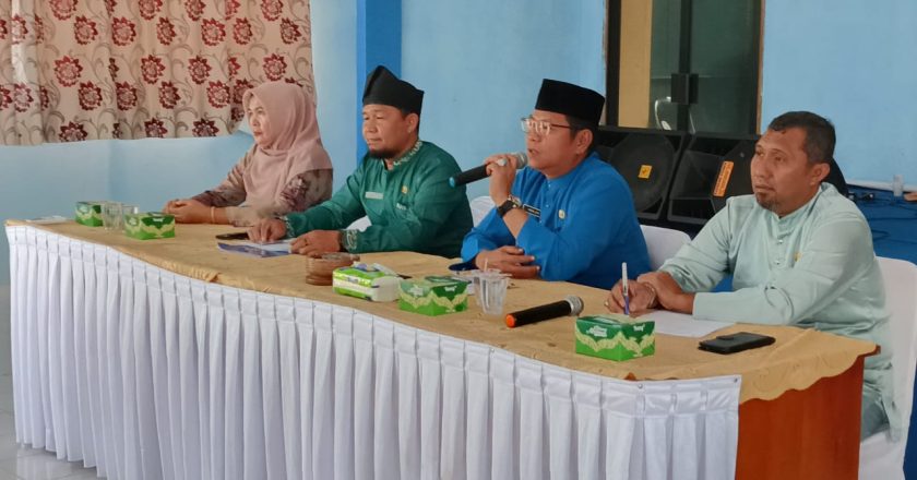 Kadisnakertrans Natuna memberikan pembekalan peserta magang Tahun 2024